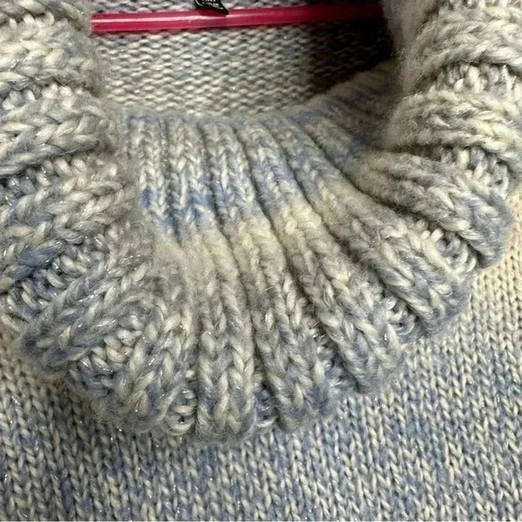 Le  Chateau Cowl Neck Cable Knit Sweater White/Blue/Grey Size Medium - Picture 2 of 16